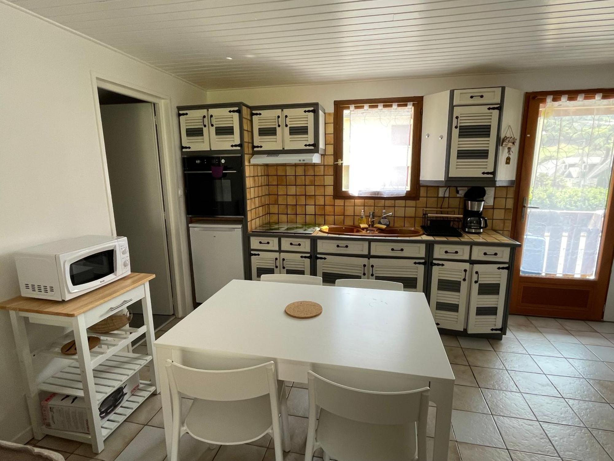 לארונס Appartement Cocoon Avec Jardin Et Vue Montagne מראה חיצוני תמונה