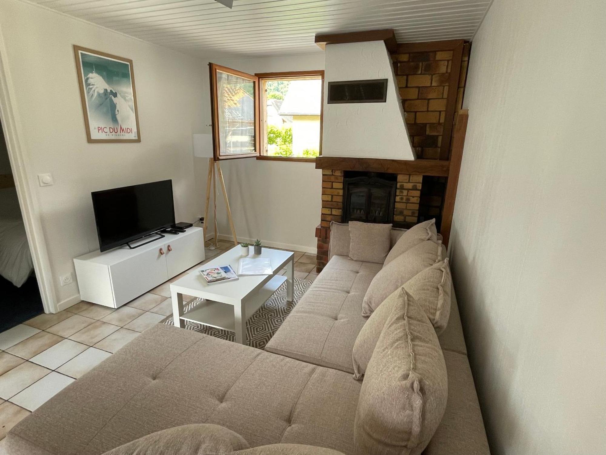 לארונס Appartement Cocoon Avec Jardin Et Vue Montagne מראה חיצוני תמונה